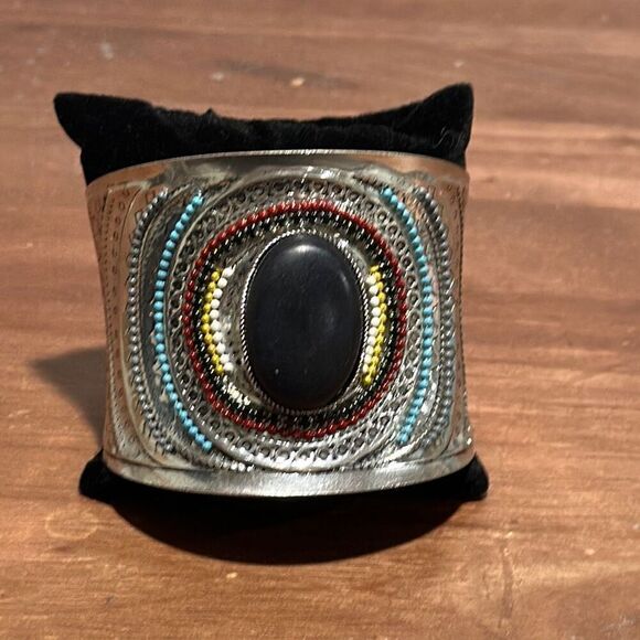 Brand New!! Tribal cuff bracelet with oversized black stone - Picture 1 of 2